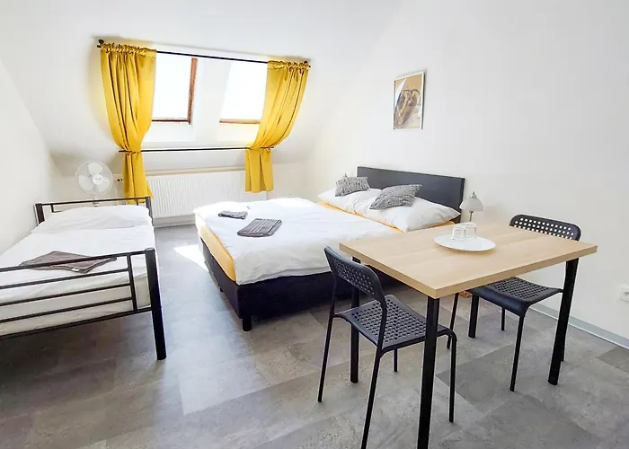 Beautiful Attic R3 * براغ