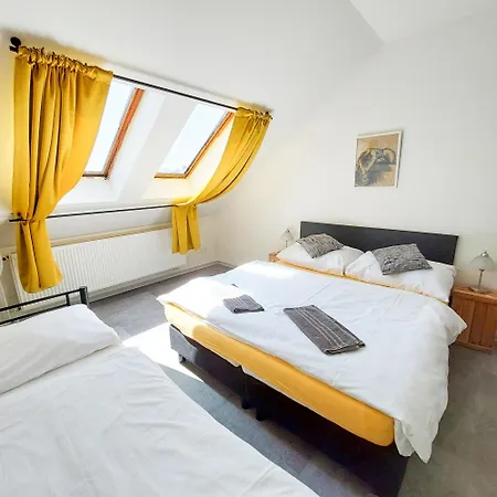 Δωμάτια σε οικογενειακή κατοικία Beautiful Attic R3