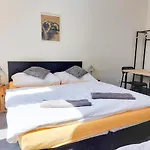Δωμάτια σε οικογενειακή κατοικία Beautiful Attic R3 Πράγα