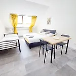 Beautiful Attic R3 Δωμάτια σε οικογενειακή κατοικία *
