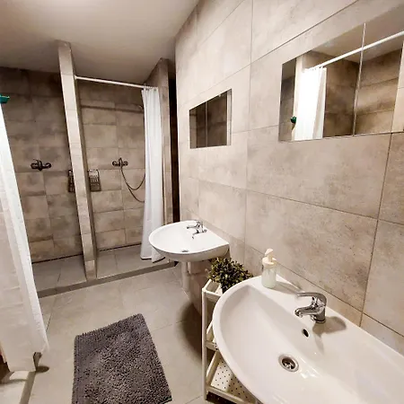 Beautiful Attic R3 * Prague