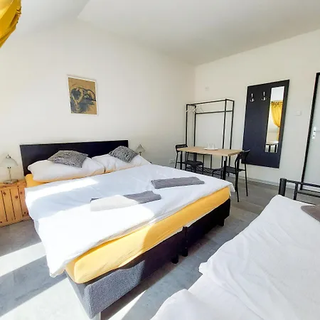 Homestay Beautiful Attic R3 Prague