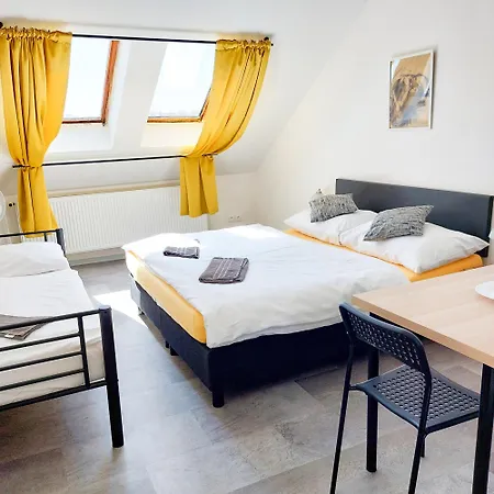 Homestay Beautiful Attic R3