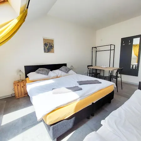 Homestay Beautiful Attic R3 Prague